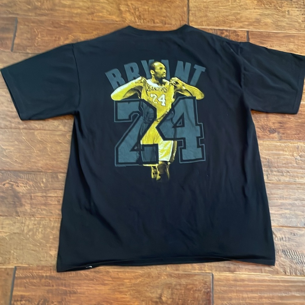 Black Mamba Kobe Bryant T-shirt size Large
